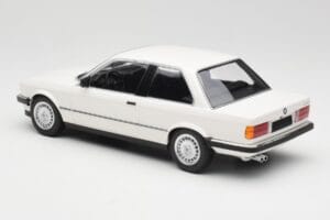 BMW 323i E21 Biały Minichamps 1:18 155026005 Metal — zdjęcie 5 z 6