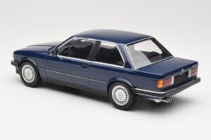 BMW 323i E30 Saturn Blue Minichamps 1:18 155026009 Metal — zdjęcie 5 z 6