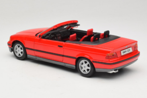BMW 325i E36 Kabriolet Czerwony Maisto 1:18 50229 Metal — zdjęcie 7 z 8