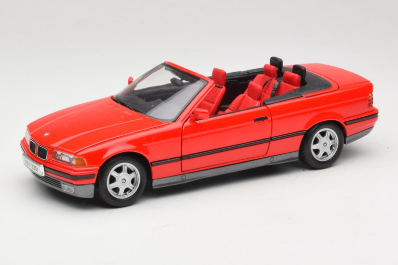 BMW 325i E36 Kabriolet Czerwony Maisto 1:18 50229 Metal