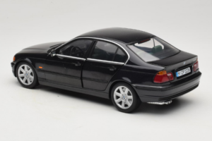 BMW 328i E46 Czarny UT Models 1:18 80439422373 Metal — zdjęcie 7 z 8