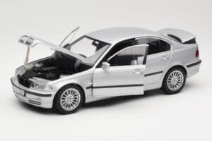 BMW 330i E46 Srebrny UT Models 1:18 80430302328 Metal — zdjęcie 2 z 8