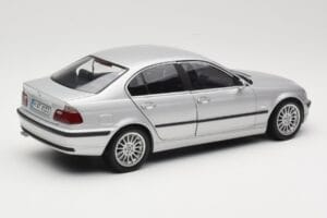 BMW 330i E46 Srebrny UT Models 1:18 80430302328 Metal — zdjęcie 3 z 8