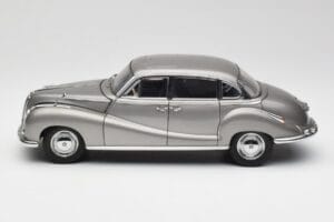 BMW 502 2.6 Luxus Silver Beige Metallic AUTOart 1:18 70591 Metal — zdjęcie 4 z 8