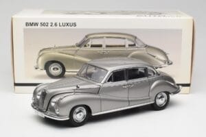 BMW 502 2.6 Luxus Silver Beige Metallic AUTOart 1:18 70591 Metal — zdjęcie 8 z 8