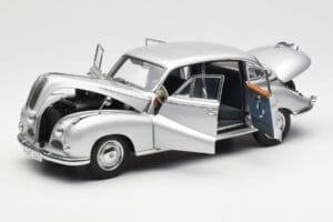 BMW 502 2.6 Luxus Super Srebrny AUTOart 1:18 70593 Metal — zdjęcie 2 z 8