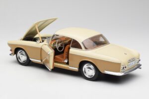 BMW 503 Beżowy Revell 1:18 8832 Metal — zdjęcie 5 z 8