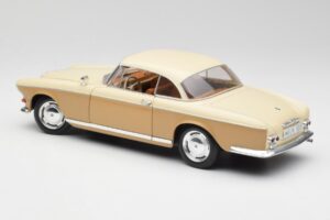 BMW 503 Beżowy Revell 1:18 8832 Metal — zdjęcie 7 z 8