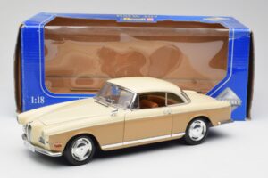 BMW 503 Beżowy Revell 1:18 8832 Metal — zdjęcie 8 z 8