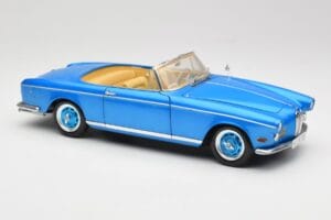 BMW 503 Cabriolet Riviera Blue Revell 1:18 08843 Metal — zdjęcie 7 z 9