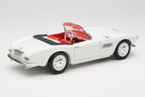 BMW 507 Touring Sport Feather White Revell 1:18 8810 Metal — zdjęcie 3 z 8
