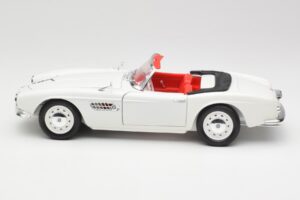 BMW 507 Touring Sport Feather White Revell 1:18 8810 Metal — zdjęcie 4 z 8