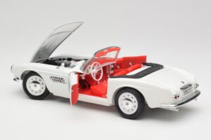 BMW 507 Touring Sport Feather White Revell 1:18 8810 Metal — zdjęcie 5 z 8
