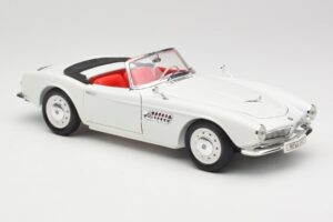 BMW 507 Touring Sport Feather White Revell 1:18 8810 Metal — zdjęcie 6 z 8