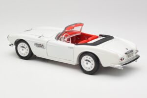 BMW 507 Touring Sport Feather White Revell 1:18 8810 Metal — zdjęcie 7 z 8