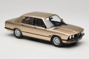 BMW 520i E28 Gold Metallic IXO 1:18 18CMC184 Metal — zdjęcie 4 z 6