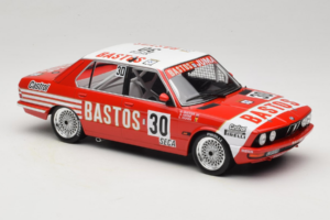 BMW 528i E28 #30 D. Quester / A. Hahne / E. Joosen 24 Hours of Spa Winner 1982 IXO 1:18 18RMC182A Metal — zdjęcie 4 z 6