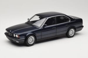 BMW 535i E34 Blue Metallic Minichamps 1:18 100024004 Metal