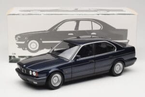 BMW 535i E34 Blue Metallic Minichamps 1:18 100024004 Metal — zdjęcie 8 z 8