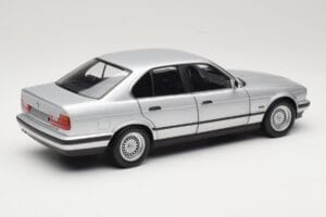 BMW 535i E34 Srebrny Minichamps 1:18 100024005 Metal — zdjęcie 3 z 8