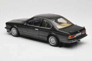 BMW 635 CSi E24 Malachit Green Metallic AUTOart 1:18 70522 Metal — zdjęcie 7 z 8