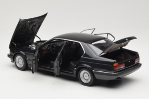 BMW 730i E32 Black Metallic Minichamps 1:18 100023002 Metal — zdjęcie 5 z 8