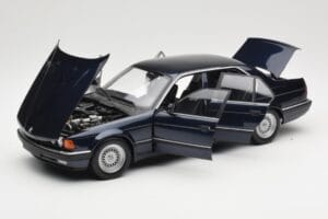 BMW 730i E32 Niebieski Metallic Minichamps 1:18 100023006 Metal — zdjęcie 2 z 8