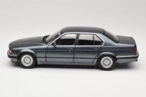 BMW 730i E32 Grey Metallic Minichamps 1:18 100023005 Metal — zdjęcie 4 z 8