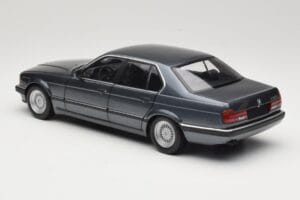 BMW 730i E32 Grey Metallic Minichamps 1:18 100023005 Metal — zdjęcie 7 z 8