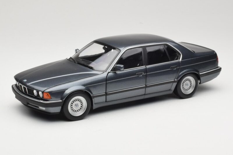 BMW 730i E32 Grey Metallic Minichamps 1:18 100023005 Metal