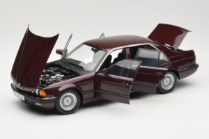 BMW 730i E32 Red Metallic Minichamps 1:18 100023001 Metal — zdjęcie 2 z 8