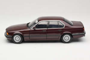 BMW 730i E32 Red Metallic Minichamps 1:18 100023001 Metal — zdjęcie 4 z 8