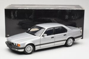 BMW 730i E32 Srebrny Minichamps 1:18 100023000 Metal — zdjęcie 8 z 8