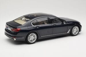 BMW 750Li F02 Imperial Blue Paragon 1:18 80432405586 Metal — zdjęcie 3 z 8