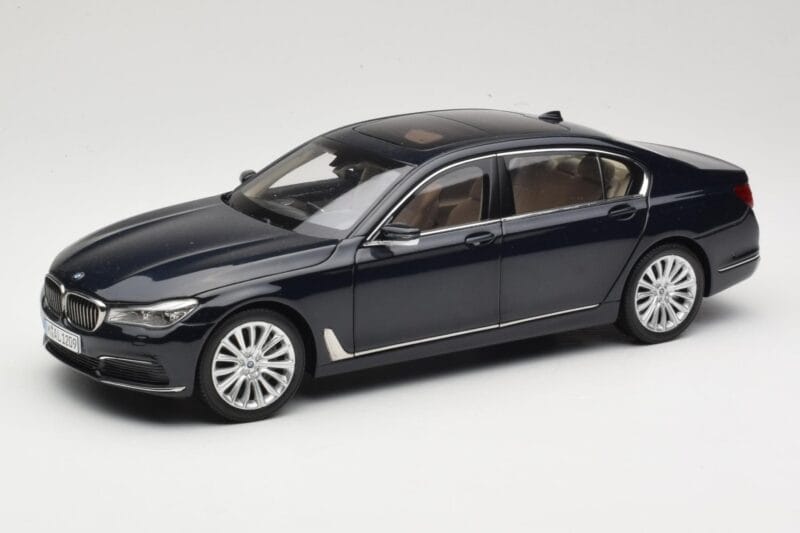 BMW 750Li F02 Imperial Blue Paragon 1:18 80432405586 Metal