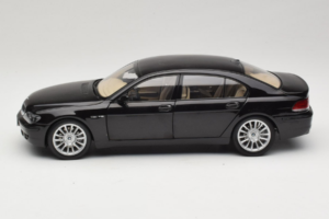 BMW 760Li E66 Individual Czarny Kyosho 1:18 08573RB Metal — zdjęcie 4 z 8