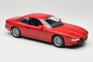 BMW 850Ci E31 Brilliant Red Revell 1:18 8827 Metal — zdjęcie 6 z 8