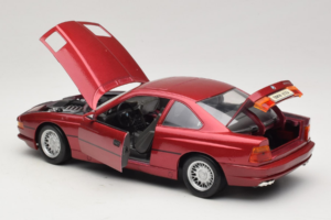 BMW 850i E31 Czerwony Tchibo 1:18 36157 Metal — zdjęcie 5 z 8