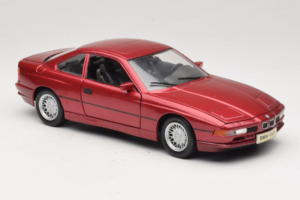 BMW 850i E31 Czerwony Tchibo 1:18 36157 Metal — zdjęcie 6 z 8