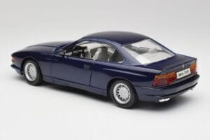 BMW E31 850i Mauritius Niebieski Maisto 1:18 438813100299 Metal — zdjęcie 7 z 8