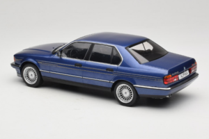 BMW Alpina B11 E32 3.5 Metallic Blue MCG 1:18 MCG18232 Metal — zdjęcie 5 z 6