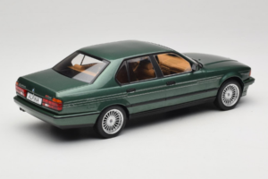 BMW Alpina B11 E32 3.5 Metallic Green MCG 1:18 MCG18233 Metal — zdjęcie 2 z 6