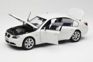 BMW E60 545i Alpine Biały Kyosho 1:18 08591W Metal — zdjęcie 2 z 8
