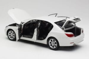 BMW E60 545i Alpine Biały Kyosho 1:18 08591W Metal — zdjęcie 5 z 8