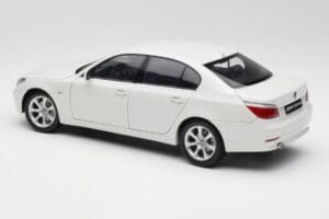 BMW E60 545i Alpine Biały Kyosho 1:18 08591W Metal — zdjęcie 7 z 8