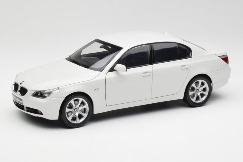 BMW E60 545i Alpine Biały Kyosho 1:18 08591W Metal