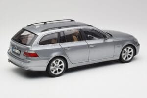BMW 545i E61 Touring Jasnoszary Kyosho 1:18 80430308414 Metal — zdjęcie 3 z 8