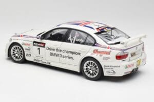 BMW E90 320si #1 A. Priaulx WTCC Champion 2006 Kyosho 1:18 80430429067 Metal — zdjęcie 7 z 8