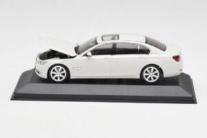 BMW 750Li F02 Biały Minichamps 1:43 80420445201 Metal — zdjęcie 4 z 5