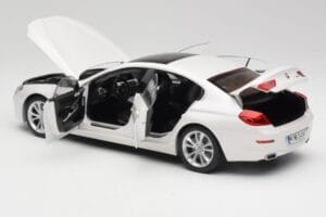 BMW 6 F06 Gran Coupe Mineral Biały Paragon 1:18 80432218741 Metal — zdjęcie 5 z 8